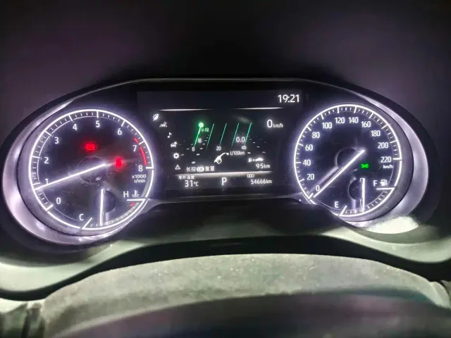 Toyota Harrier — Фото автомобиля 6
