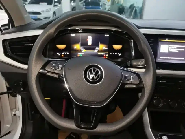 Volkswagen Polo — Фото автомобиля 10