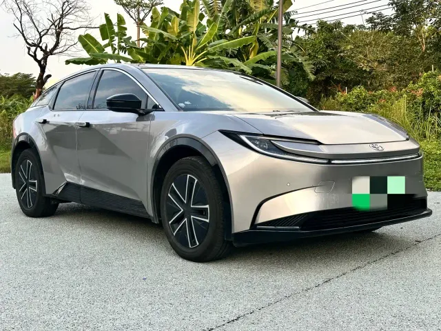 Toyota bZ5 — Фото автомобиля 3