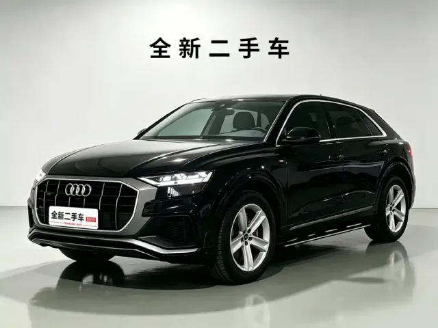 Фотография автомобиля — Audi Q8