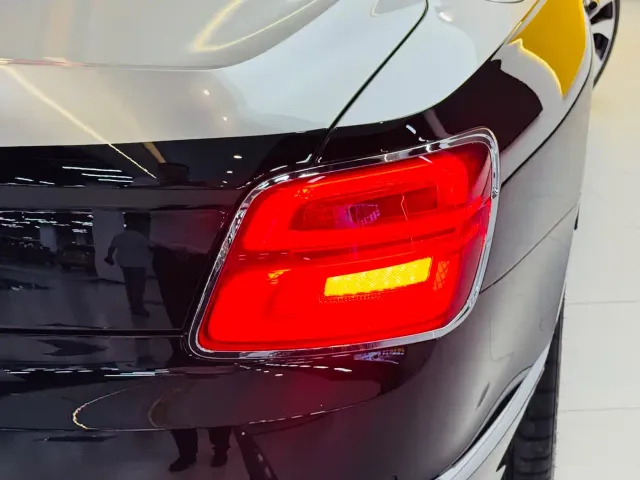 Bentley Flying Spur — Фото автомобиля 21