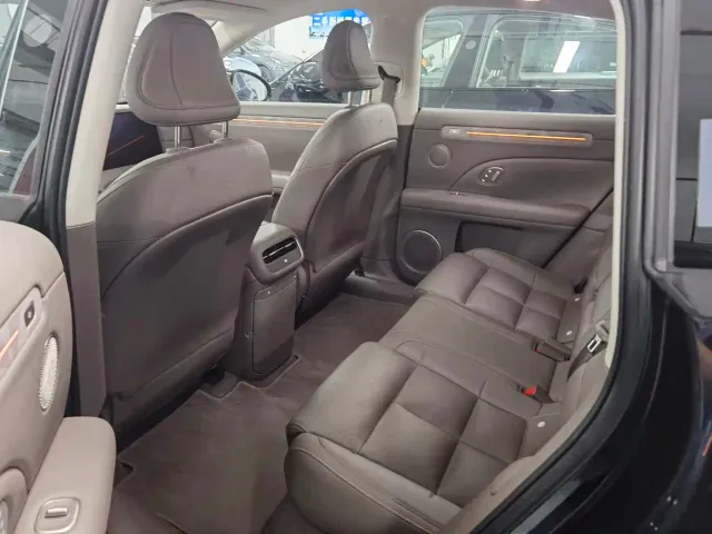 IM Motors LS6 — Фото автомобиля 4