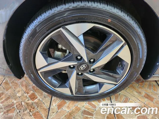 Hyundai AVANTE Avante (CN7) — Фото автомобиля 5