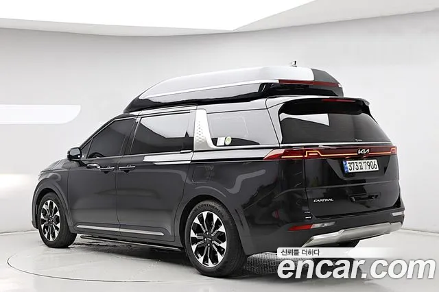 Kia Carnival Generation 4 — Фото автомобиля 2