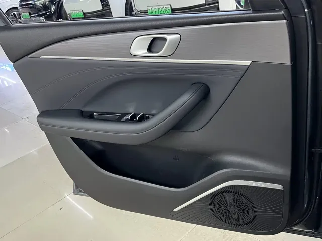 Geely Galaxy Stellar 6 — Фото автомобиля 14