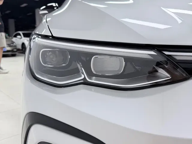 Volkswagen Golf — Фото автомобиля 7