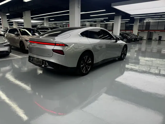 Xpeng P7 — Фото автомобиля 15