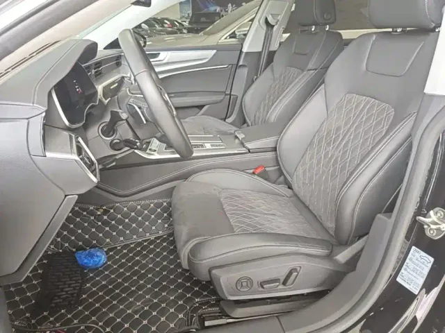 Audi A7L — Фото автомобиля 14