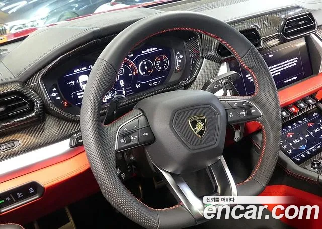 Lamborghini Urus — Фото автомобиля 13