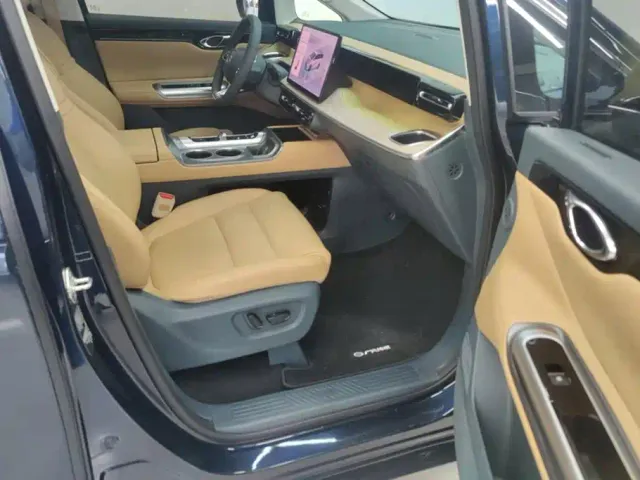 GAC Trumpchi E8 — Фото автомобиля 8