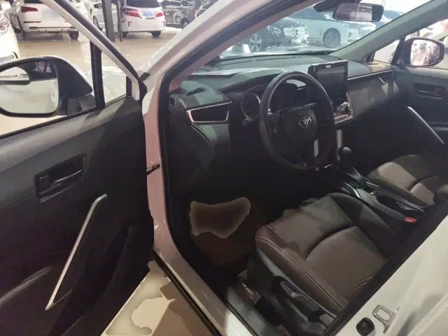 Toyota Corolla Cross — Фото автомобиля 11