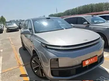 Li Auto L9 — Фото автомобиля 5