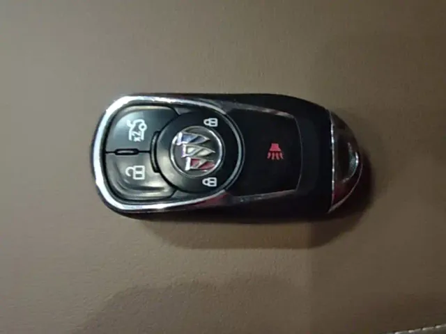 Buick Regal — Фото автомобиля 8