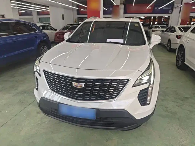 Cadillac XT4 — Фото автомобиля 2