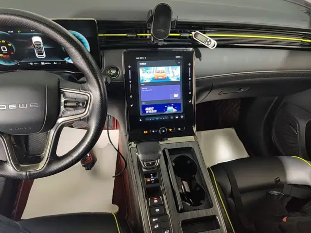 Roewe RX5 — Фото автомобиля 9