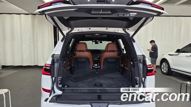 BMW X7 — Фото автомобиля 14