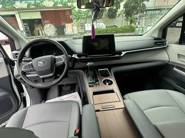 Toyota Granvia — Фото автомобиля 14