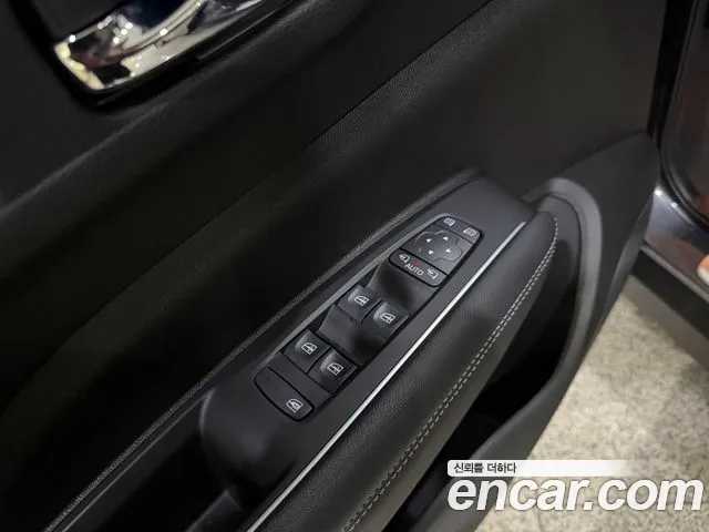 Renault-KoreaSamsung QM6 Новый QM6 2.0 LPe RE Signature 2WD — Фото автомобиля 16