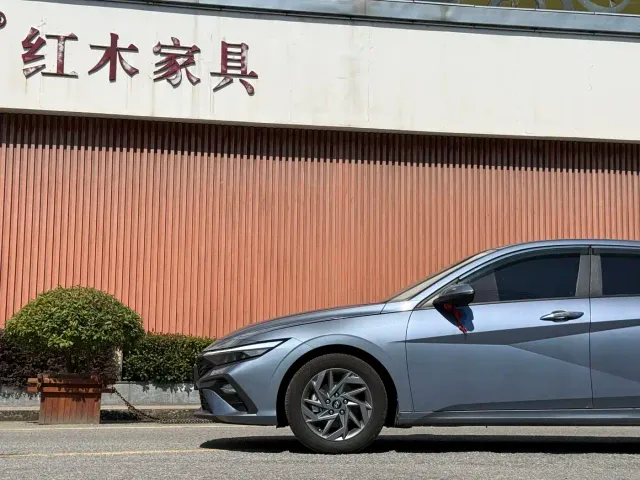 Hyundai Elantra — Фото автомобиля 9