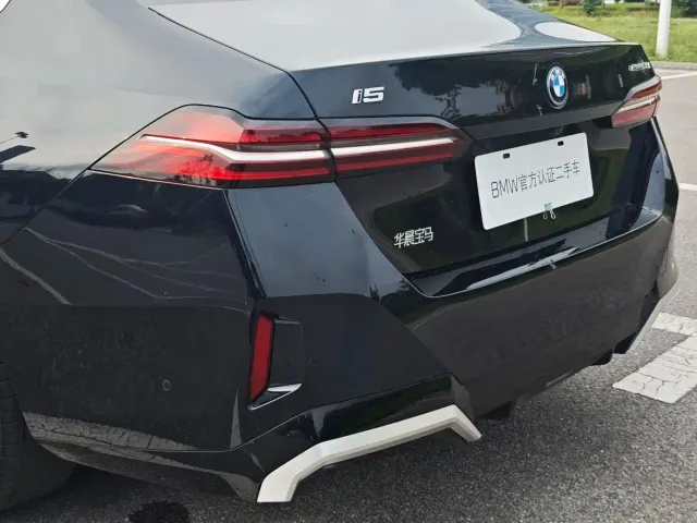 BMW i5 — Фото автомобиля 14