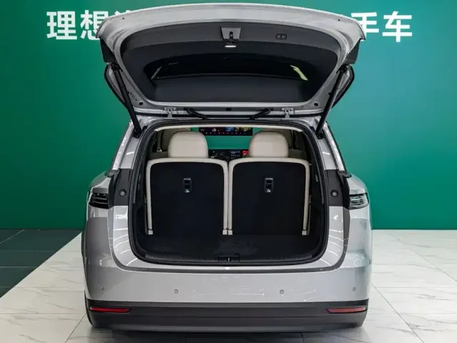 Li Auto Li i8 2025 Standard Edition — Фото автомобиля 6