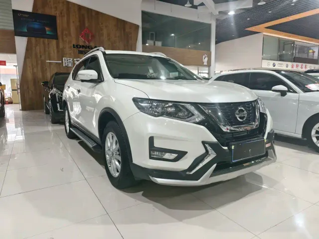 Nissan X-Trail — Фото автомобиля 2