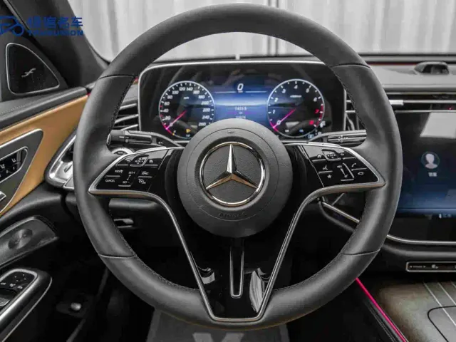 Mercedes-Benz E-Class — Фото автомобиля 17