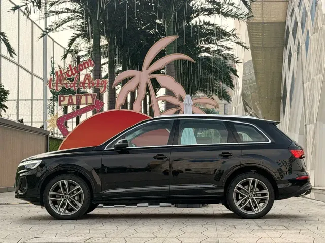 Audi Q7 — Фото автомобиля 7