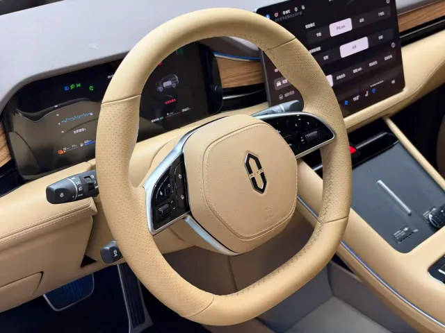 Aito M7 — Фото автомобиля 4