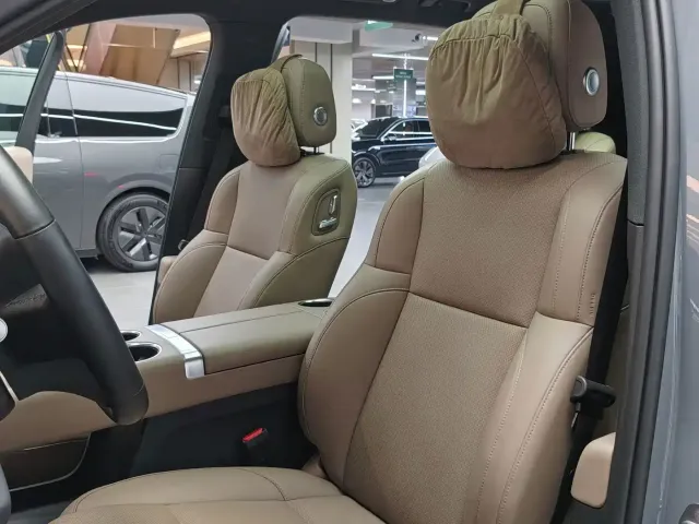 Li Auto Li L8 2025 Max Smart Renewal Edition — Фото автомобиля 13