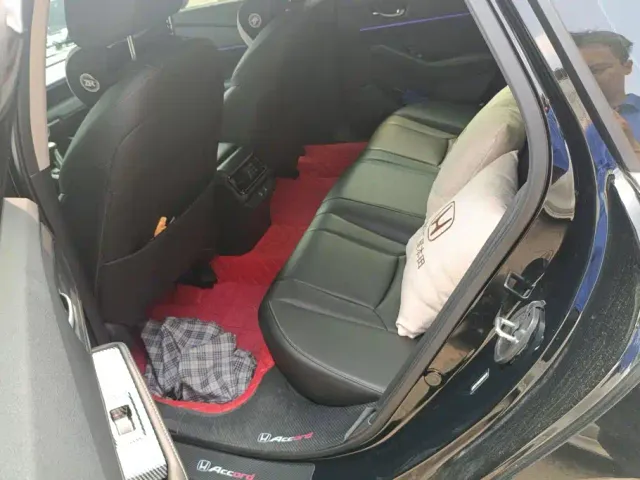 Honda Accord — Фото автомобиля 11