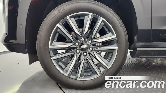 Cadillac Escalade Generation 5 — Фото автомобиля 5