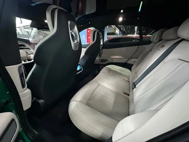 Xiaomi YU7 — Фото автомобиля 8
