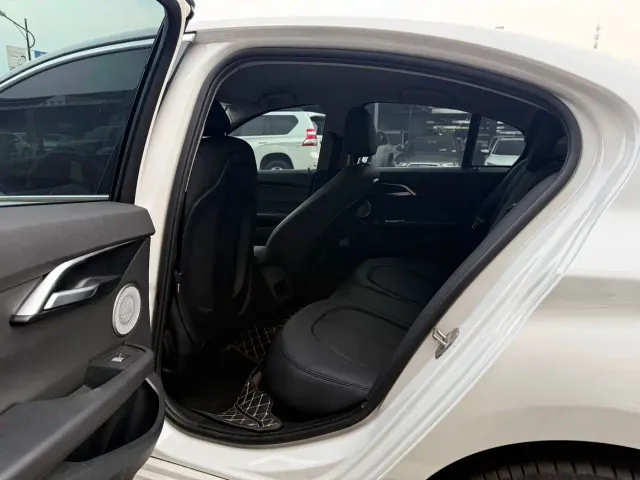 BMW 1 Series — Фото автомобиля 9