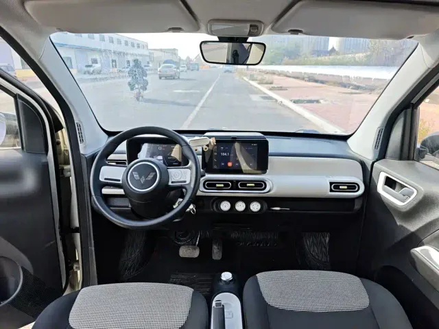 Wuling Hongguang Mini EV — Фото автомобиля 9