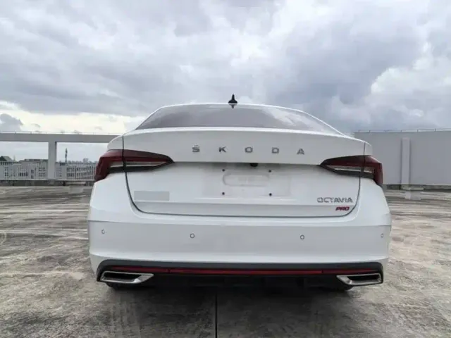 Škoda Octavia 2023 Facelift PRO TSI280 Premium Edition — Фото автомобиля 4
