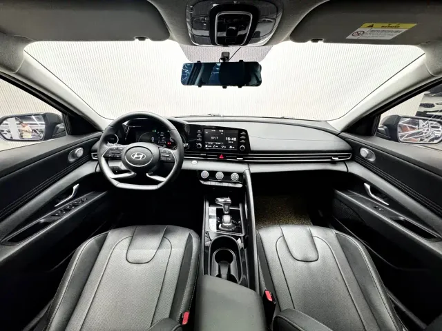 Hyundai Elantra — Фото автомобиля 13