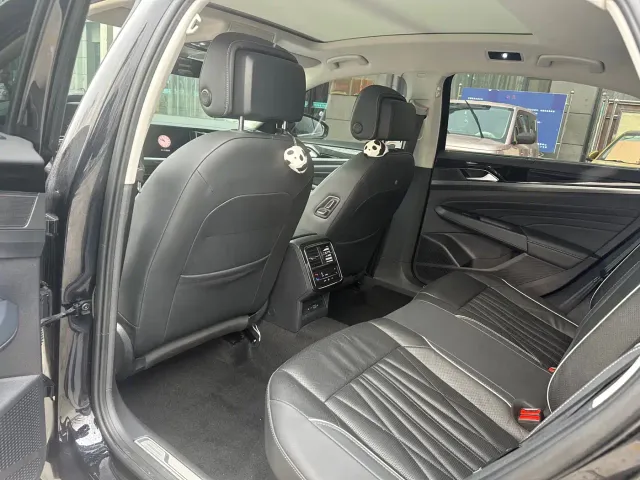 Volkswagen Passat — Фото автомобиля 5