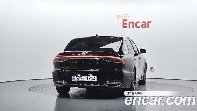 Hyundai Grandeur New — Фото автомобиля 4