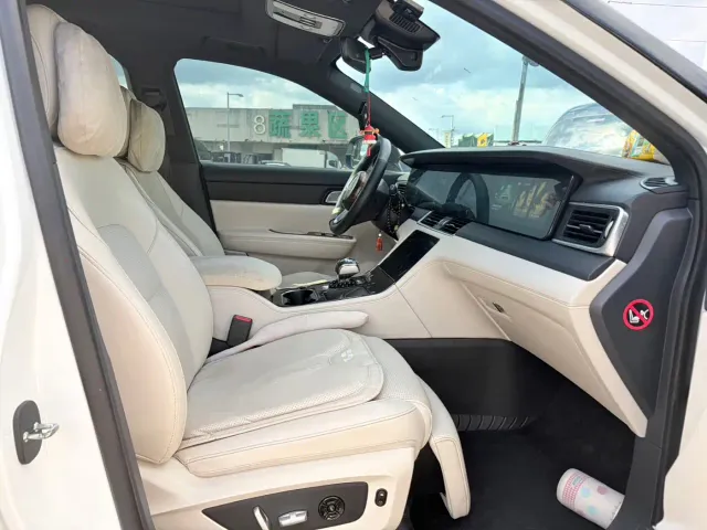 Li Auto ONE — Фото автомобиля 9