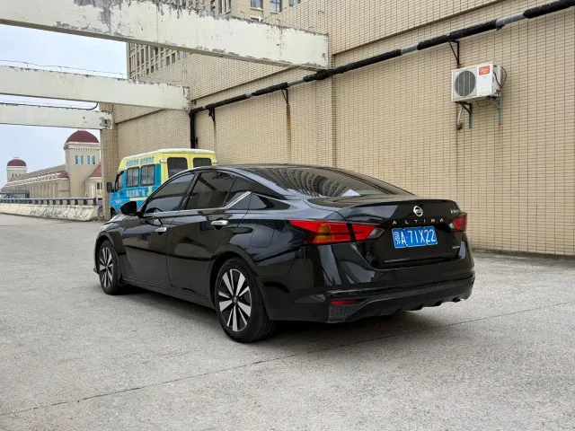 Nissan Teana — Фото автомобиля 16
