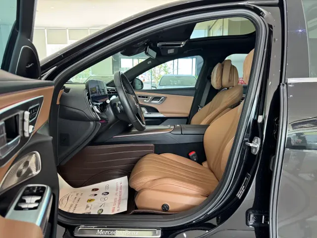 Mercedes-Benz E-Class — Фото автомобиля 4