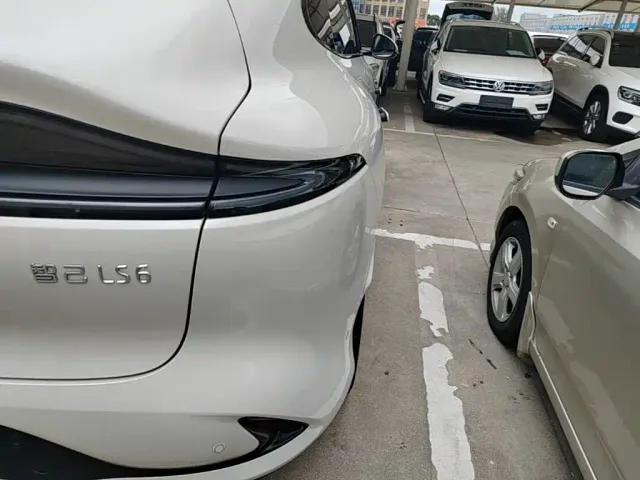 IM Motors LS6 — Фото автомобиля 7