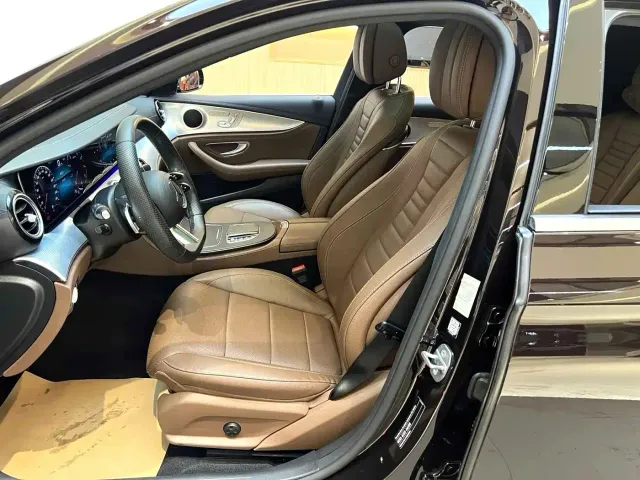 Mercedes-Benz E-Class — Фото автомобиля 5