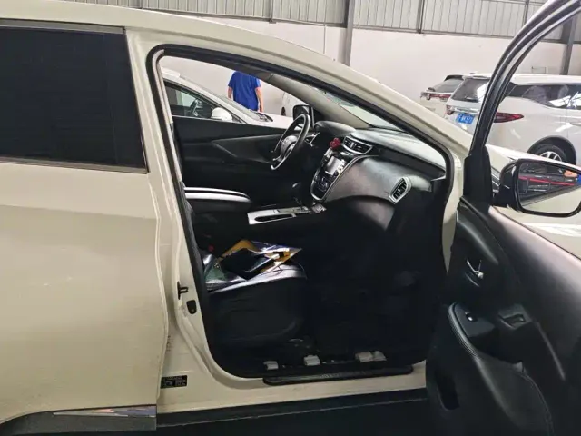 Nissan Murano — Фото автомобиля 8