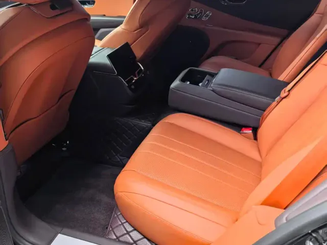 Bentley Flying Spur — Фото автомобиля 3