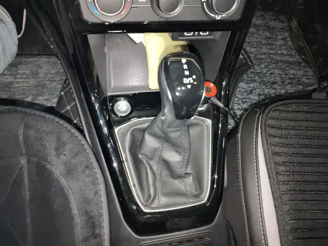 Volkswagen Tanying 2021 1.5L Automatic 30th Anniversary Edition — Фото автомобиля 6