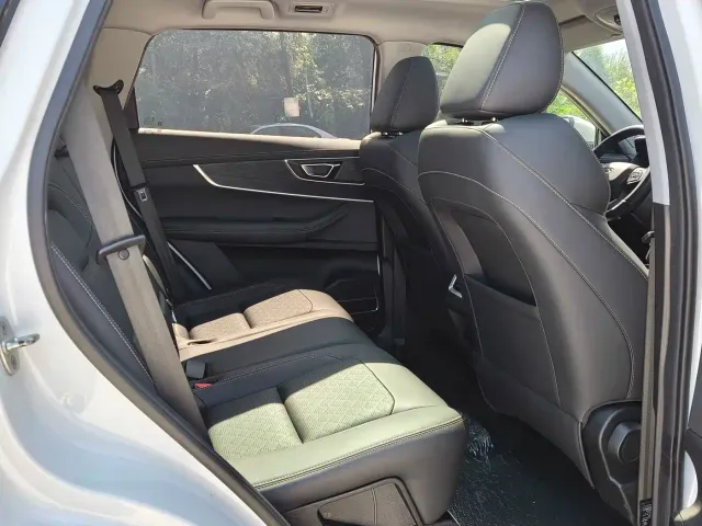 Chery Tiggo 8 — Фото автомобиля 8