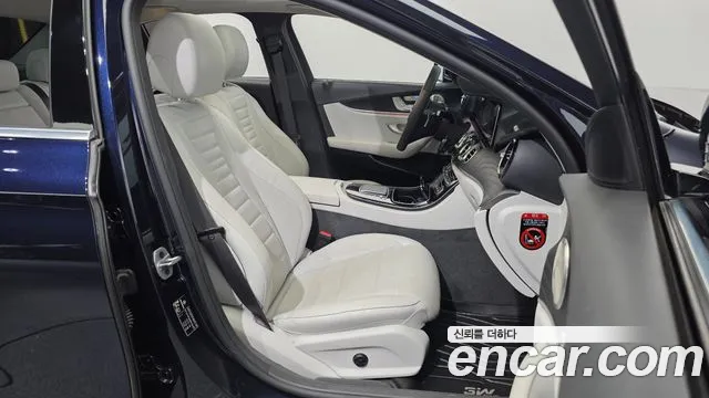 Mercedes-Benz E-Class — Фото автомобиля 23