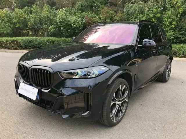 Фотография автомобиля — BMW X5